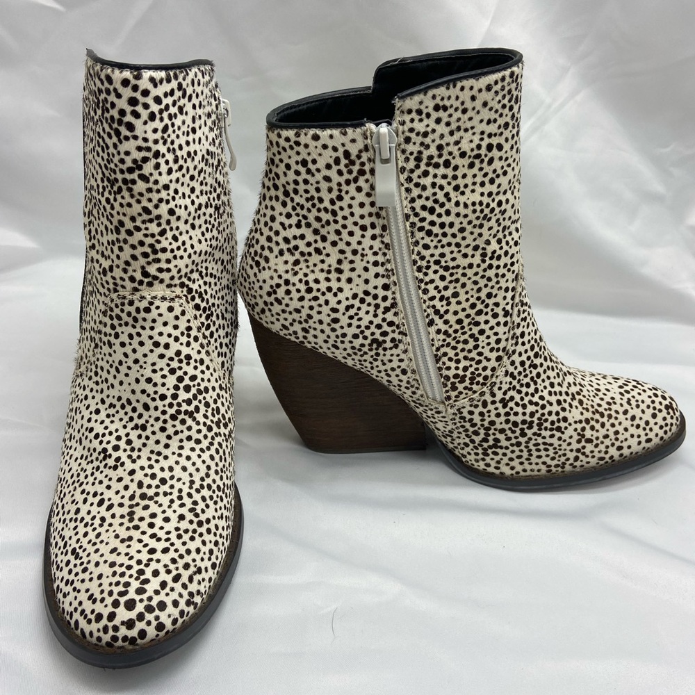 Very Volatile Woman’s Size 10 Booties